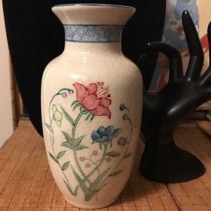 Andrea by Sadek Fleur de Chantilly Vase  6.5”Hx3.5”W EVC Elegant Chinoiserie